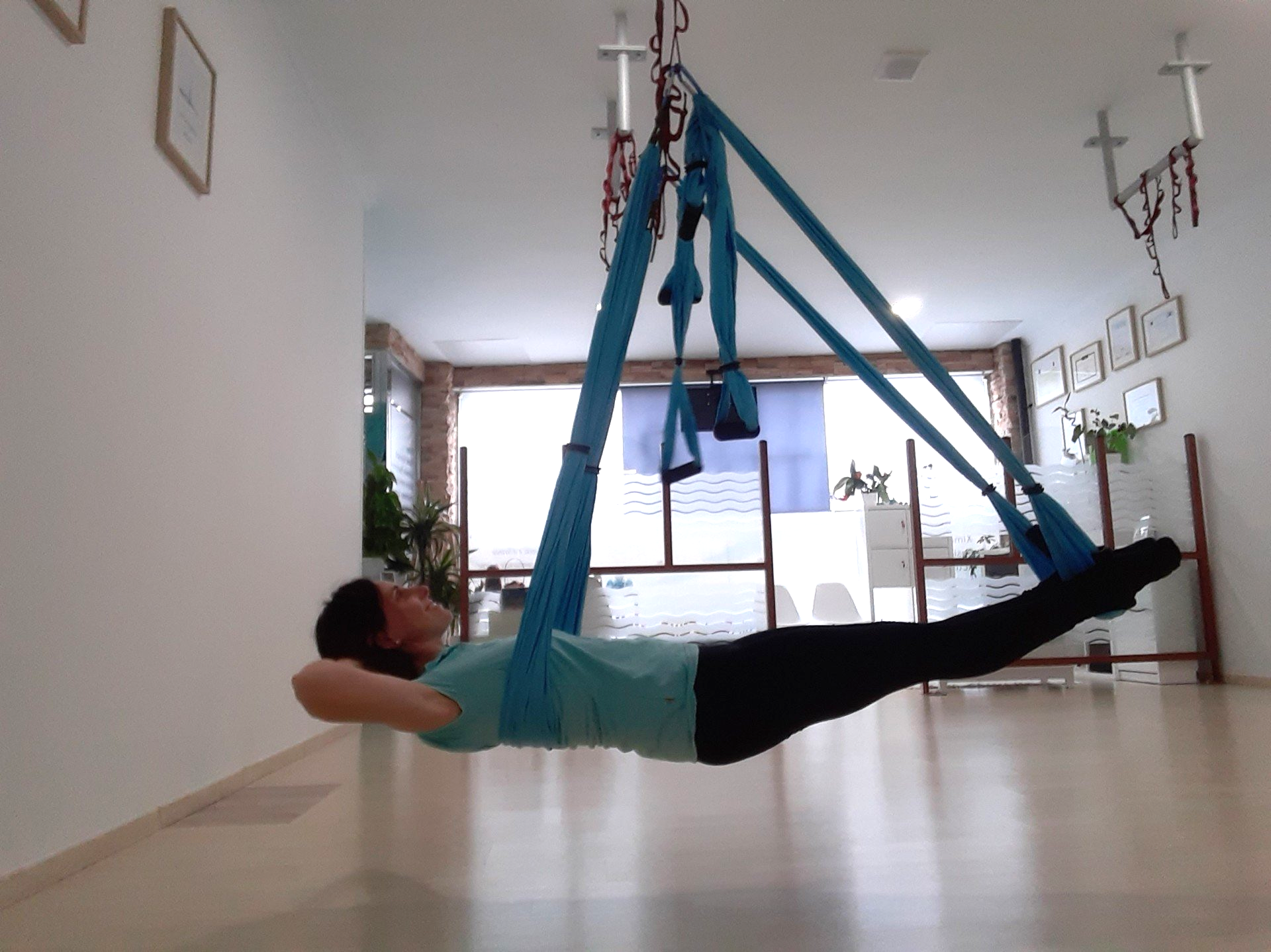 Clase de Pilates Columpio en Pilates Boiro